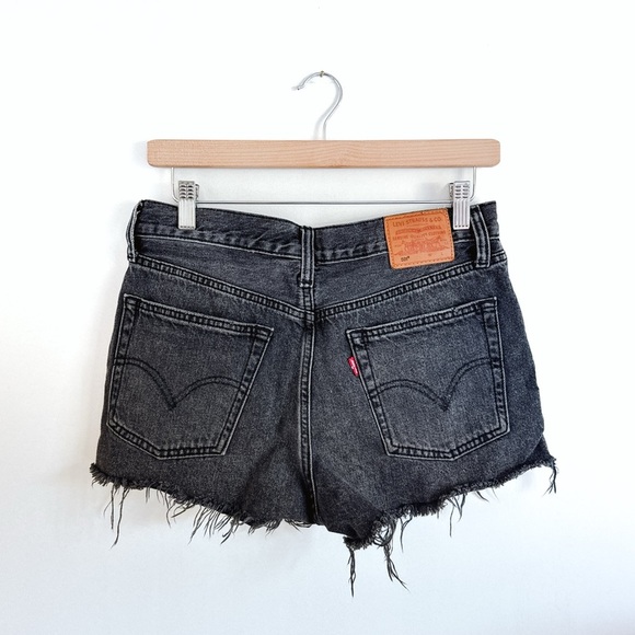 Levi’s 501 Women’s in Fun Night Mid Rise Black Cut-Off Shorts - Size 27 - Picture 6 of 7